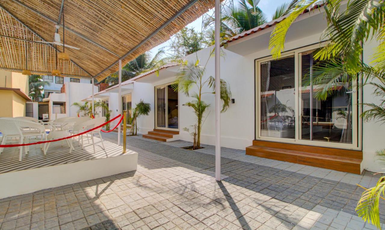 Treebo Code Red Hotel Морджим Екстериор снимка
